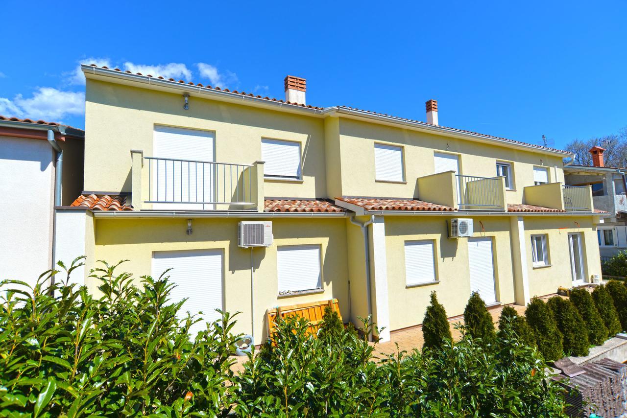 House Christian 1581 Valbandon Exterior foto